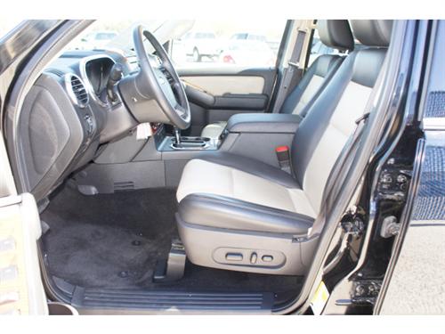 Ford Explorer 2010 photo 1