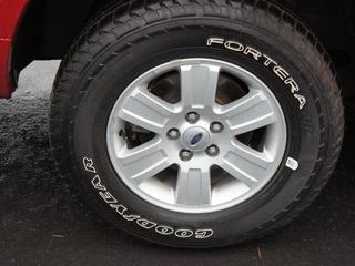 Ford Explorer 2010 photo 2