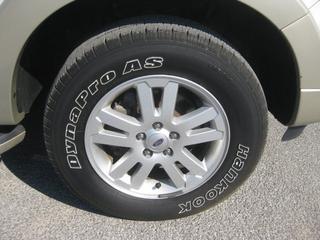 Ford Explorer 2010 photo 1