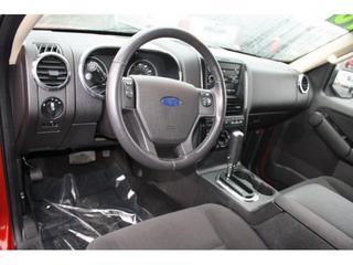 Ford Explorer 2010 photo 1