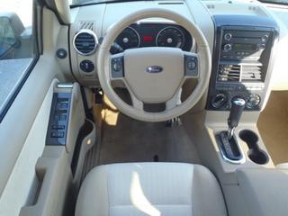 Ford Explorer 2010 photo 1