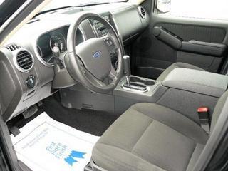 Ford Explorer 2010 photo 1