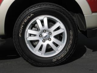 Ford Explorer 2010 photo 2