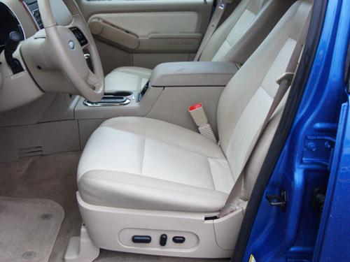 Ford Explorer 2010 photo 1