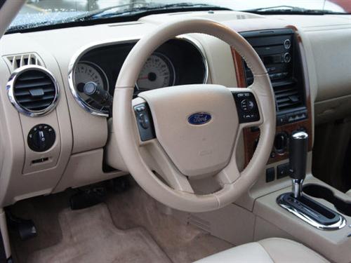 Ford Explorer 2010 photo 2