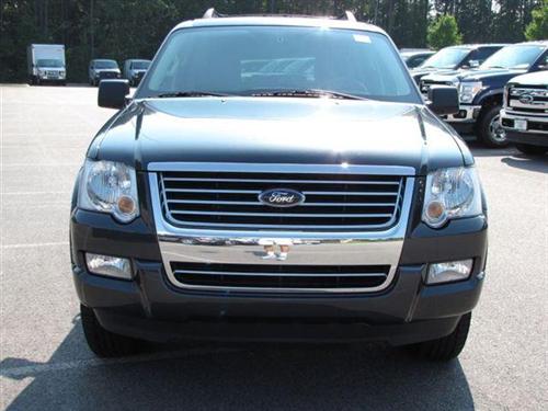 Ford Explorer 2010 photo 1