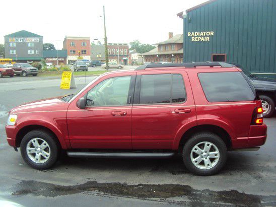 Ford Explorer GXL SUV