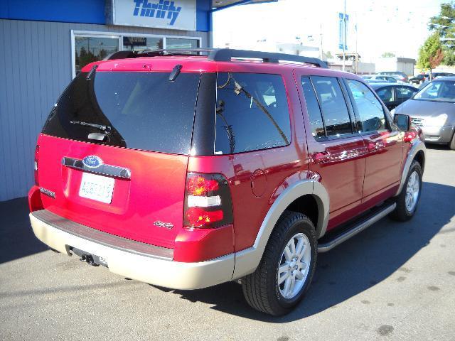 Ford Explorer 2010 photo 1