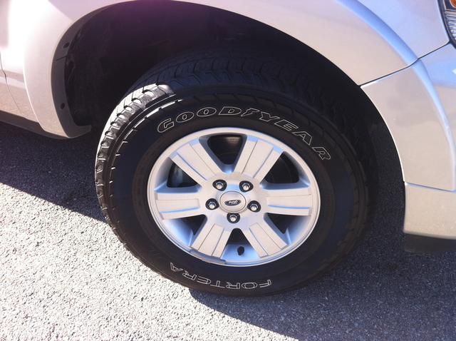 Ford Explorer 2010 photo 1