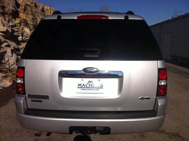 Ford Explorer 2010 photo 3