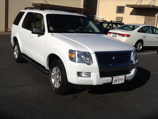 Ford Explorer 2010 photo 2