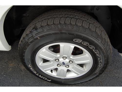 Ford Explorer 2010 photo 4