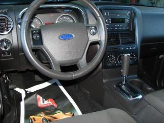 Ford Explorer 2010 photo 3