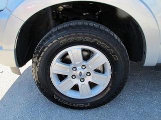 Ford Explorer 2010 photo 2