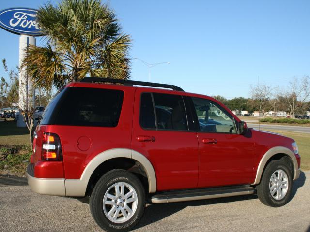Ford Explorer 2010 photo 2