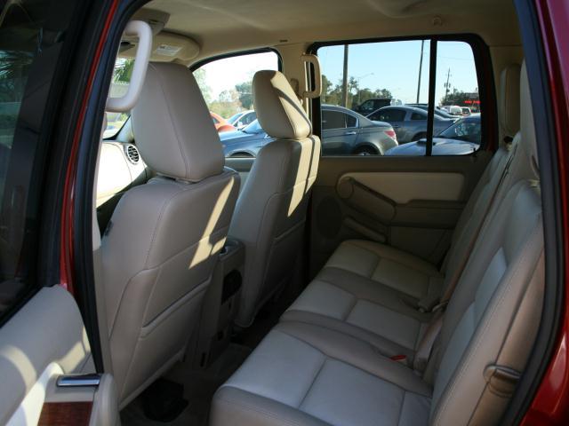 Ford Explorer 2010 photo 3