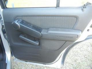 Ford Explorer 2010 photo 2