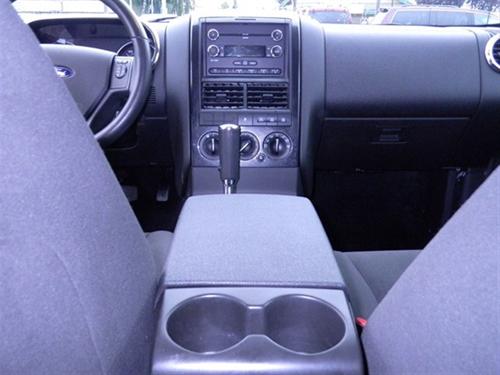 Ford Explorer 2010 photo 2