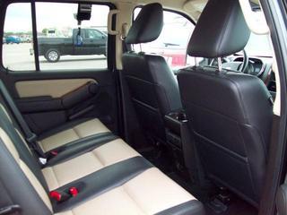Ford Explorer 2010 photo 1