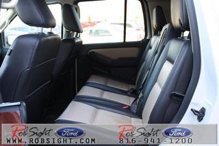 Ford Explorer 2010 photo 2