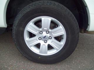 Ford Explorer 2010 photo 1