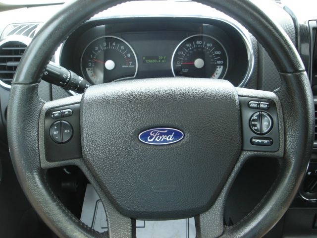 Ford Explorer 2010 photo 7