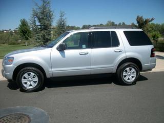 Ford Explorer 2010 photo 2