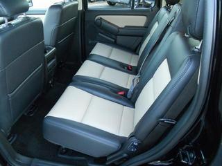 Ford Explorer 2010 photo 1
