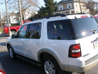 Ford Explorer 2010 photo 1