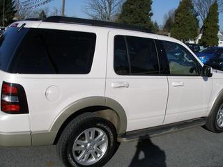 Ford Explorer 2010 photo 2