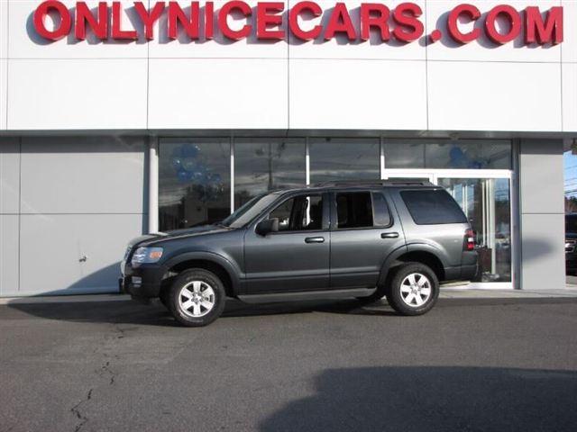 Ford Explorer 4dr Sdn XLS Sport Utility