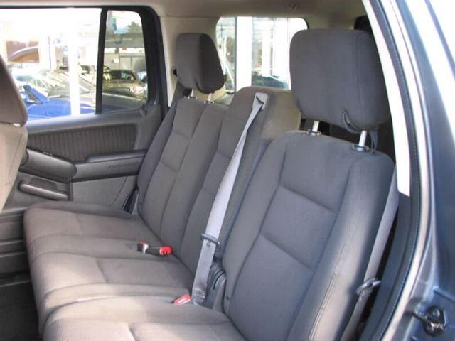 Ford Explorer 2010 photo 4