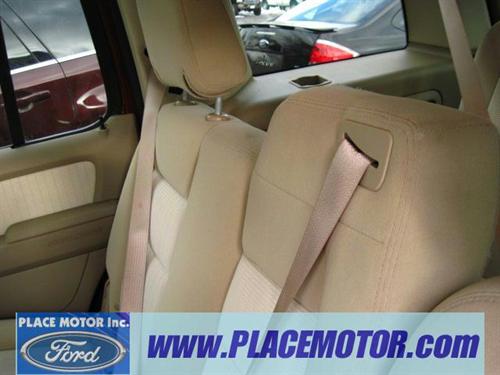 Ford Explorer 2010 photo 1