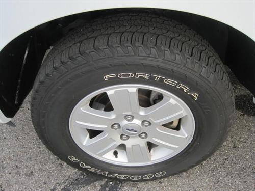 Ford Explorer 2010 photo 1