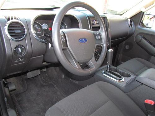 Ford Explorer 2010 photo 1