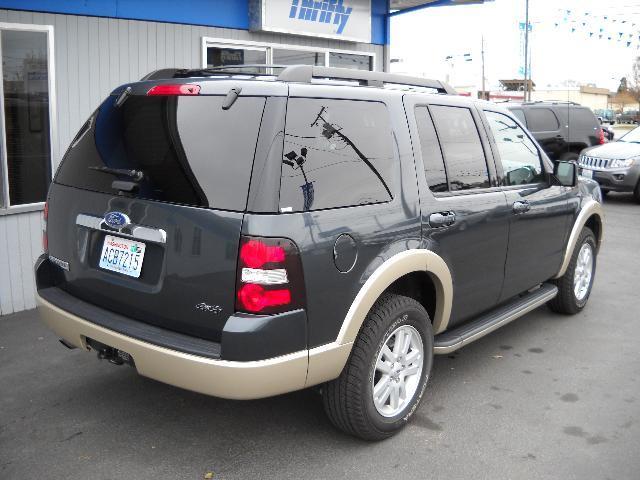 Ford Explorer 2010 photo 1