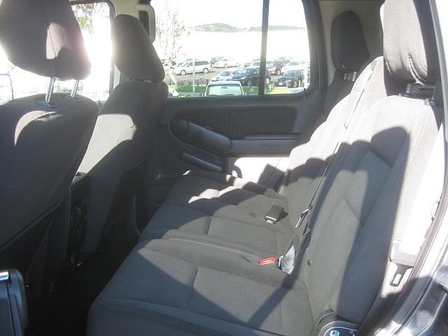 Ford Explorer 2010 photo 4