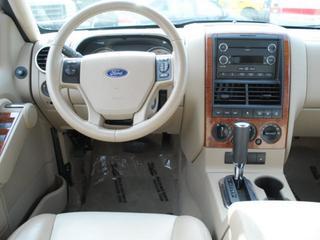 Ford Explorer 2010 photo 2