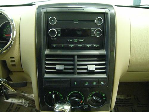 Ford Explorer 2010 photo 2