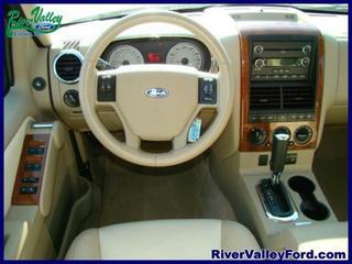 Ford Explorer 2010 photo 1