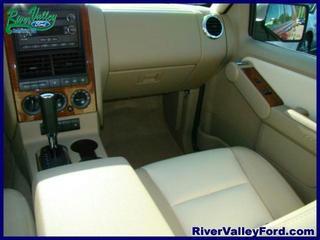 Ford Explorer 2010 photo 2