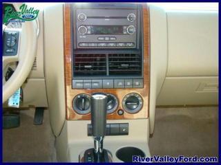 Ford Explorer 2010 photo 3
