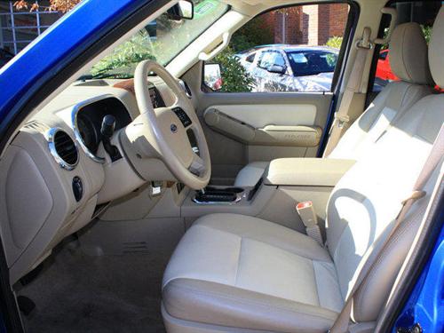 Ford Explorer 2010 photo 1