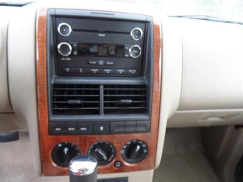 Ford Explorer 2010 photo 1