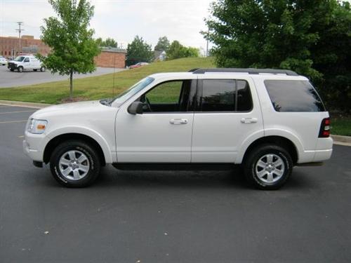 Ford Explorer 2010 photo 1