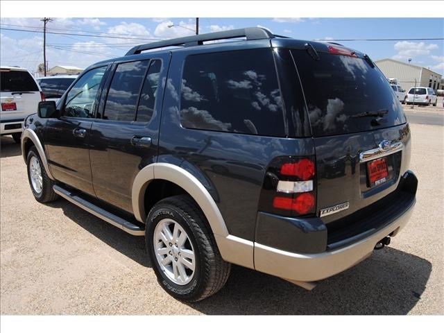 Ford Explorer 2010 photo 2