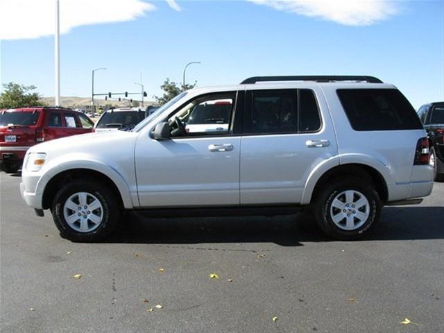 Ford Explorer 2010 photo 1