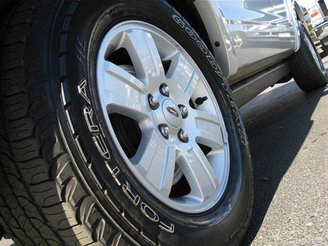 Ford Explorer 2010 photo 2