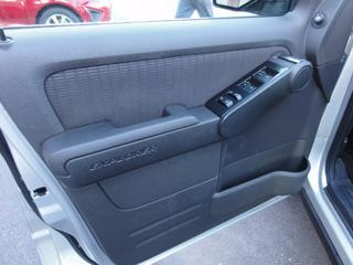 Ford Explorer 2010 photo 1