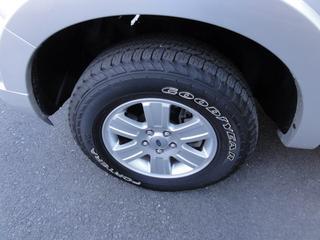 Ford Explorer 2010 photo 2